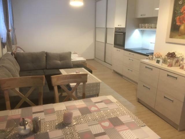 Apartman Filipovice S Letni Terasou Exterior foto